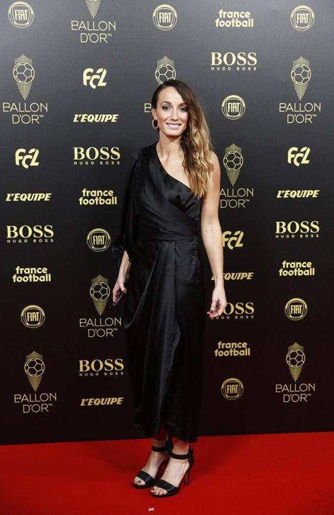 La futbollista Kosovare Asllani del club CD Tacon llega a la gala del Balon de Oro France Football 2019 en el Chatelet Theatre en Paris.