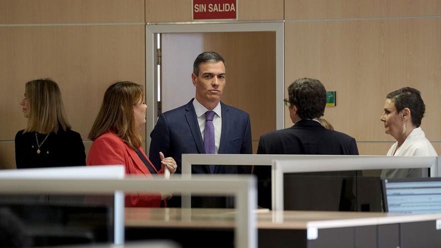 Sánchez ignora el cerco por el caso Leire Díez y reivindica sus siete años en La Moncloa “pese a las adversidades”