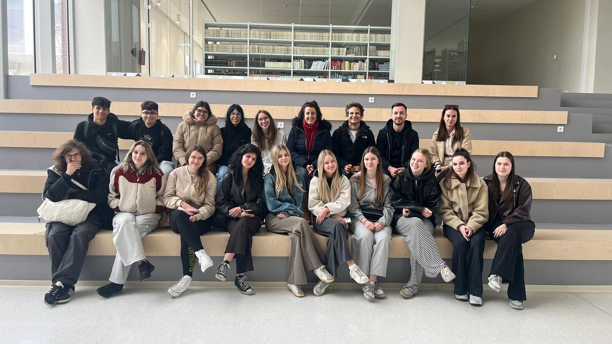 Grupo de alumnos italianos en Burjassot.