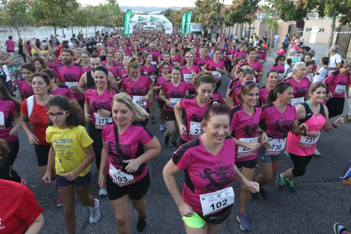 La marea rosa inunda las calles de Córdoba