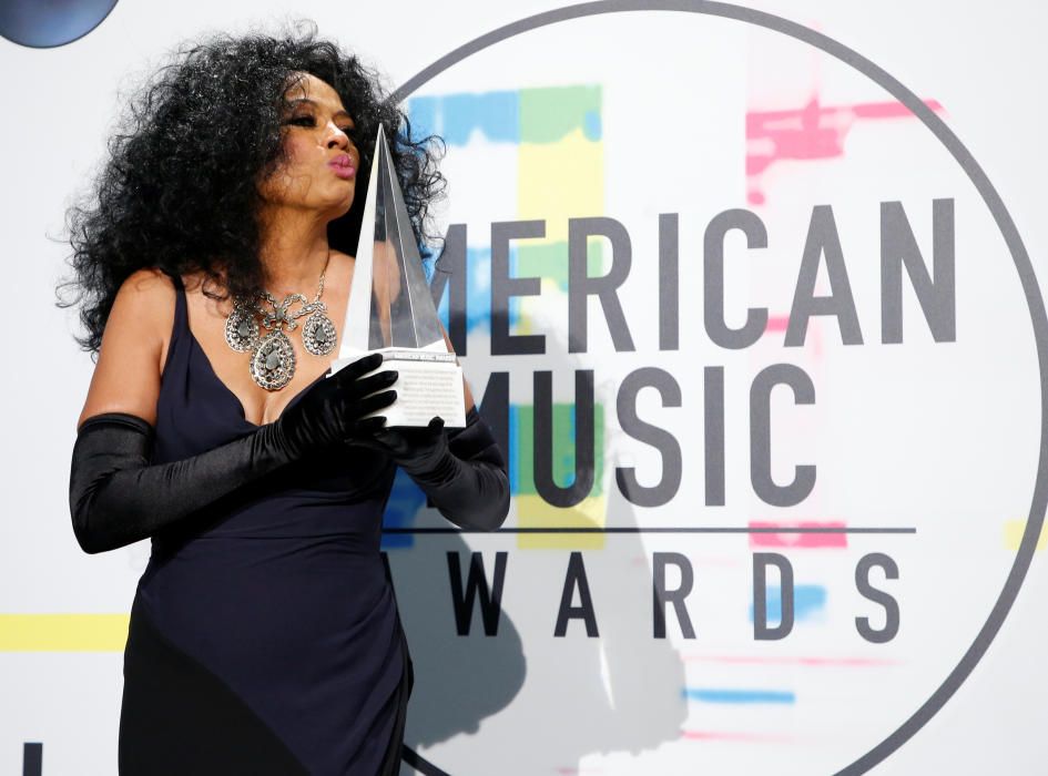 2017 American Music Awards – Photo Room – ...