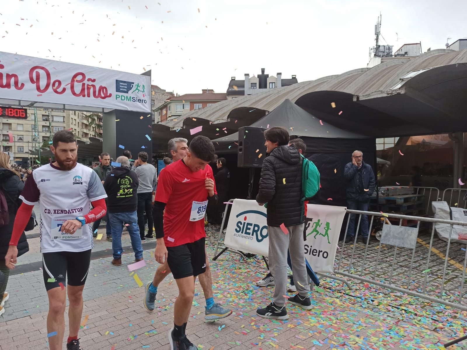 Casi 1.500 participantes disputan la carrera de Fin de Año de Pola de Siero