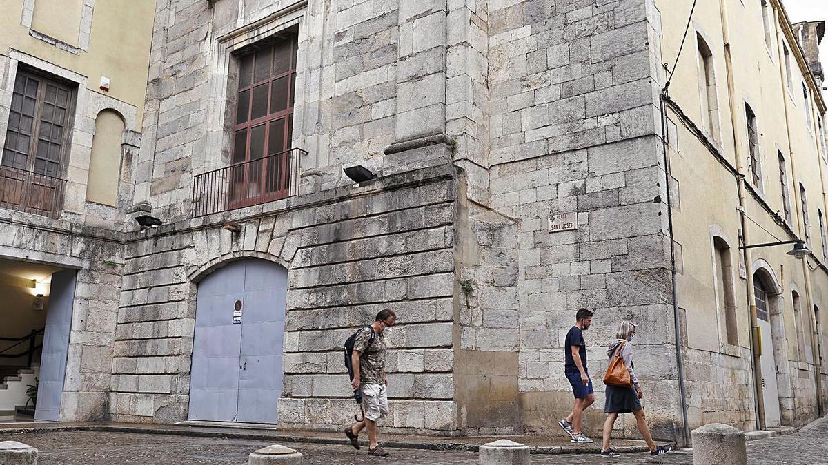 L’actual seu de l’Arxiu Història de Girona a la plaça Sant Josep del Barril Vell.  | ANIOL RESCLOSA