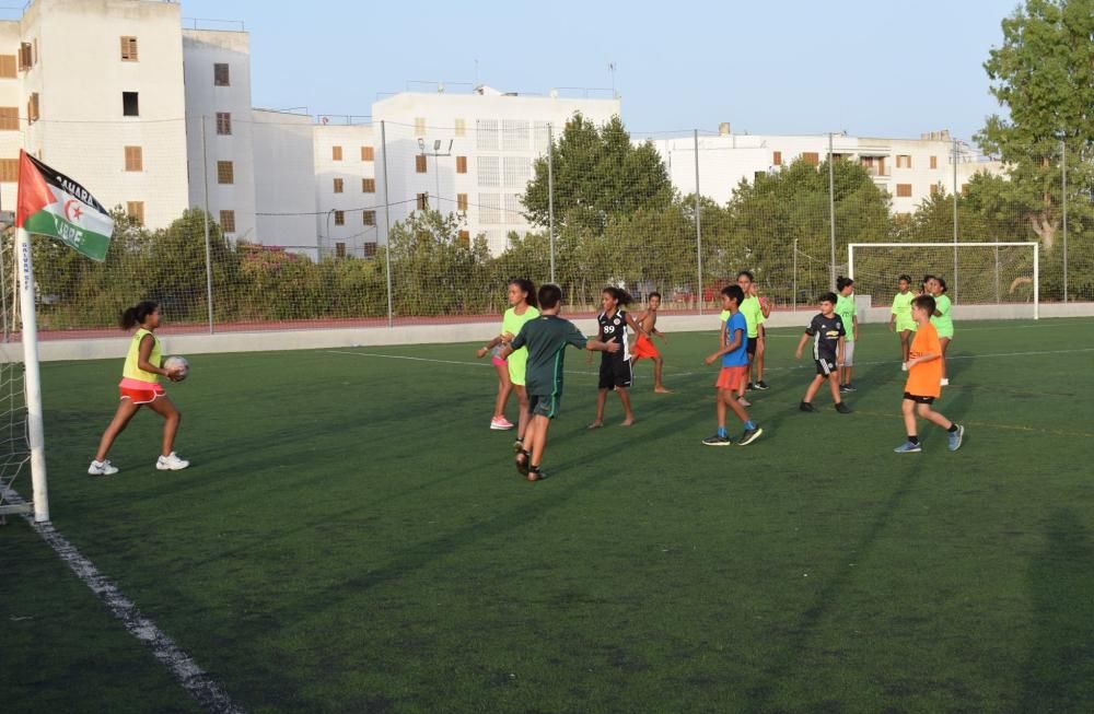 Diada de Fútbol con los niños saharauis en Inca