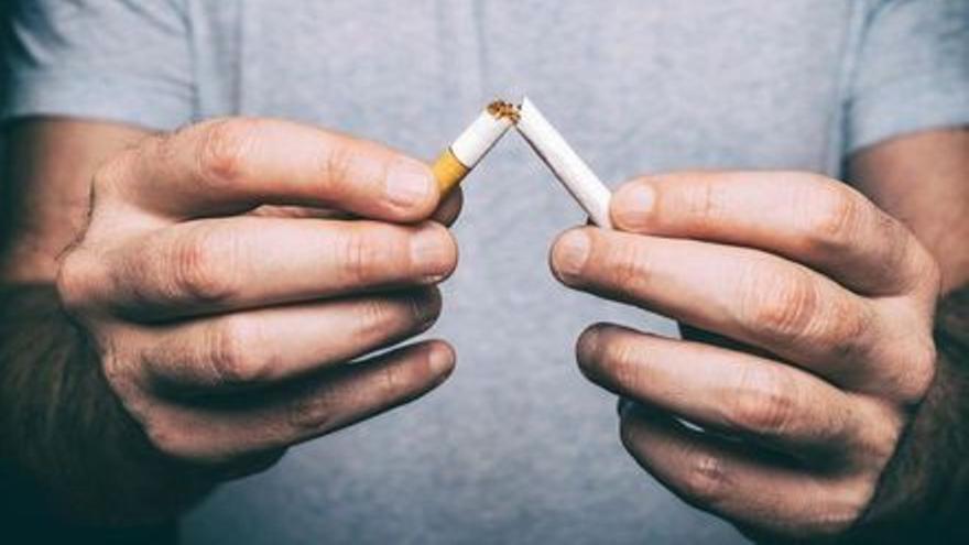 La asociación oncológica de Tierra de Barros enseña a dejar el tabaco