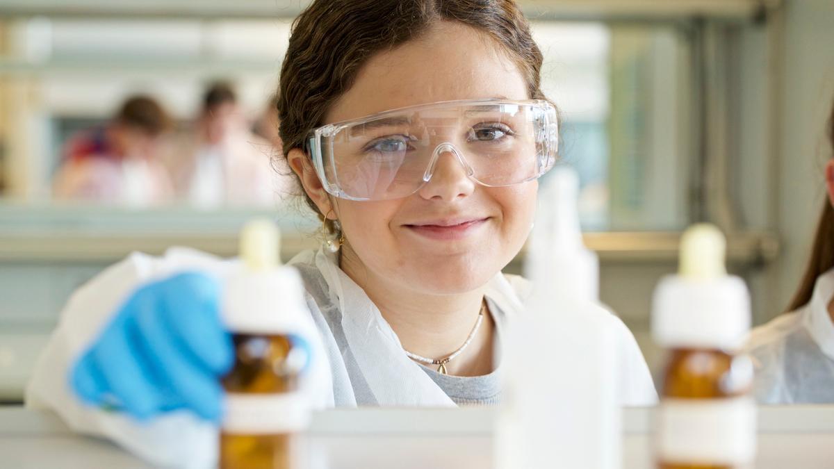 Cada 11 de febrero se conmemora el Día Internacional de la Mujer y la Niña en la Ciencia.