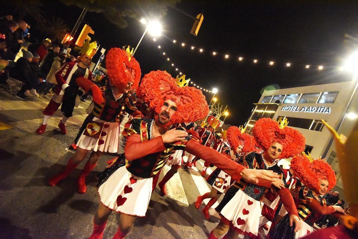 Rua nocturna del Carnaval rosinc.