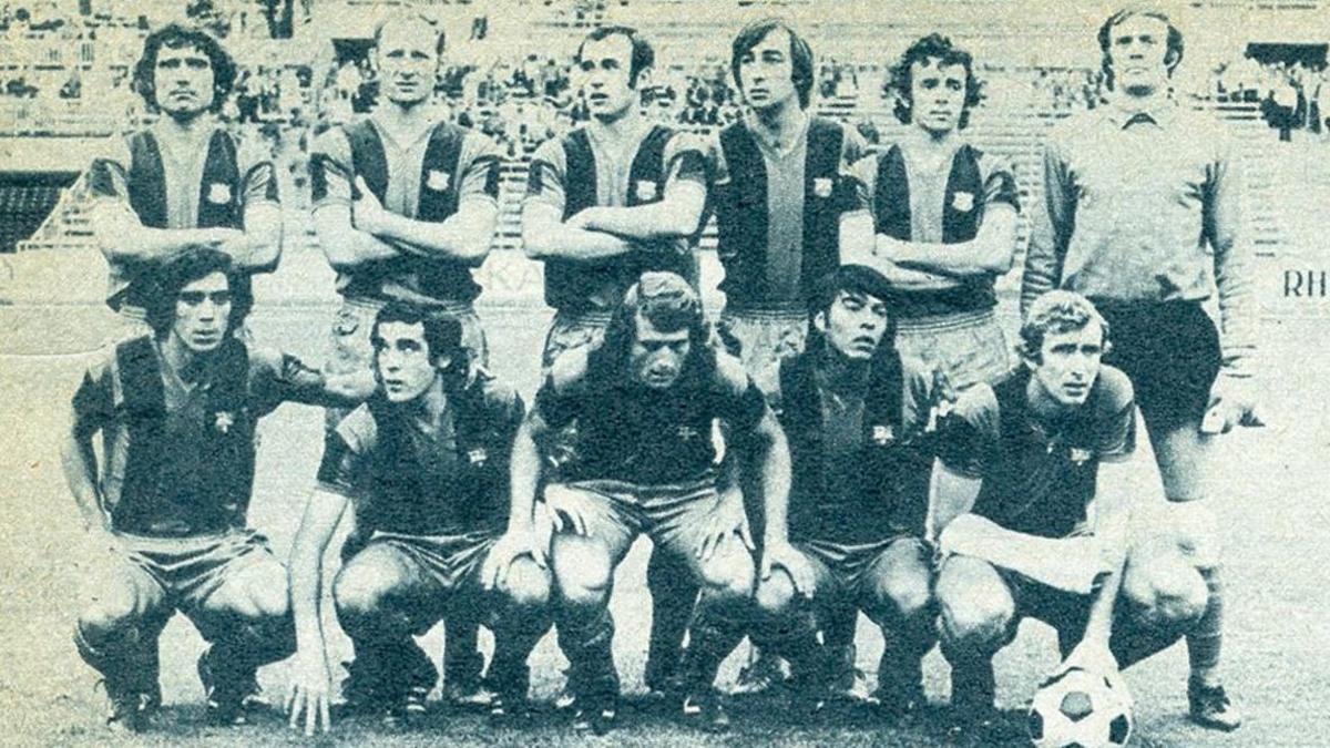 Once del FC Barcelona que se enfrentó al Fortuna Düsseldorf (3-3). De pie, de izquierda a derecha: Laredo, Gallego, Juan Carlos, Costas, De la Cruz y Bals. Agachados (mismo orden): Juanito, Carreño, Pérez, Cos y Rexach.