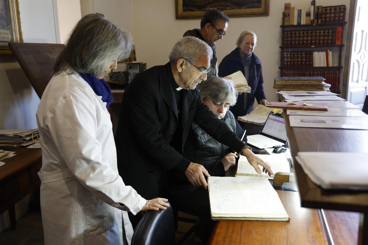 Consulta en el Archivo Histórico Diocesano de Tui.