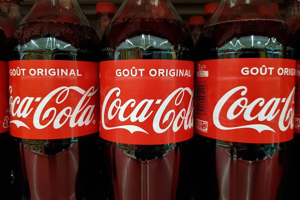 Nice (France).- (FILE) - Coca-Cola bottles are displayed on a shelve of a supermarket in Nice, France, 20 January 2020 (reissued 30 January 2020). Coca Cola released their 4th quarter and full year 2019 results on 30 January 2020, saying their net revenues grew 16 per cent for 4th quarter and nine per cent for the full year, while operating income grew 19 per cent for the quarter and 10 per cent for the full year. (Francia, Niza) EFE/EPA/SEBASTIEN NOGIER *** Local Caption *** 55785173