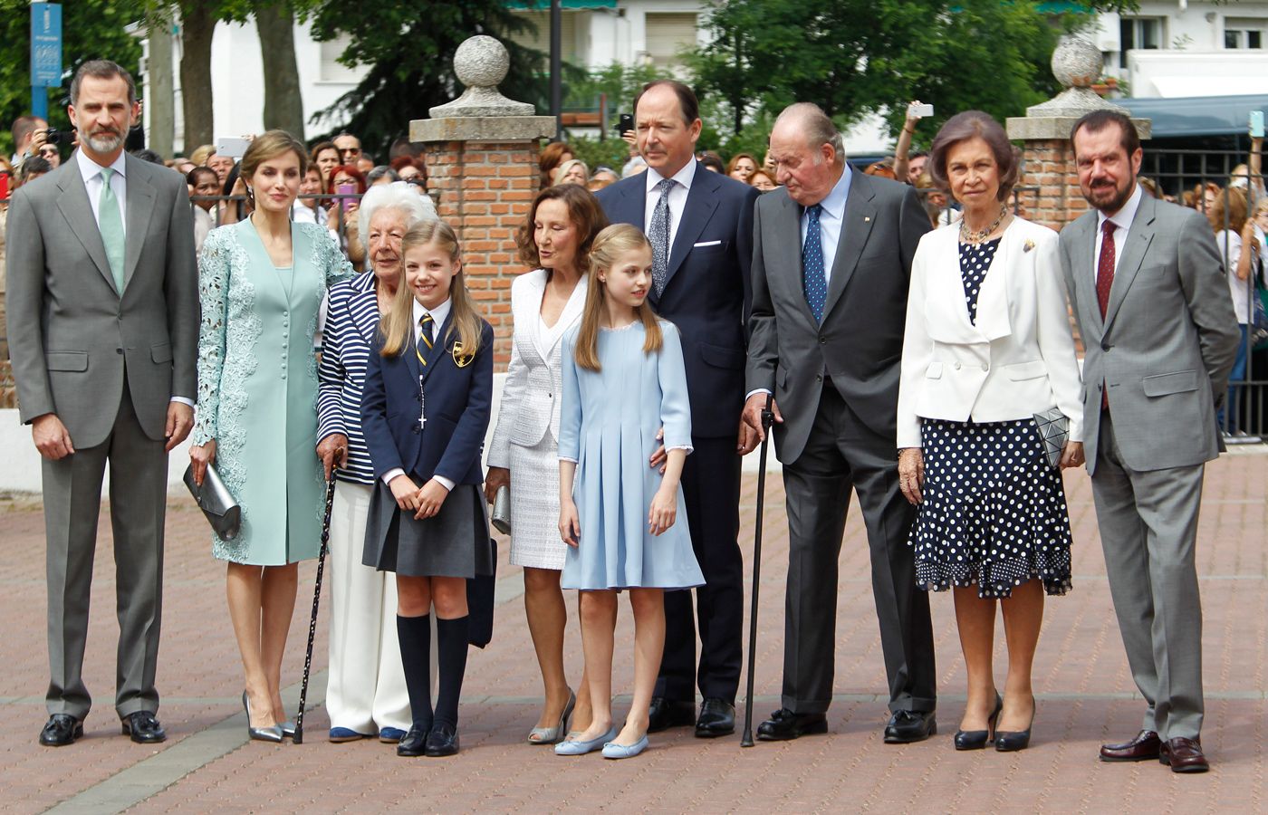 Letizia Ortiz repite el vestido de la Comunión de Leonor en la de Sofía -  Woman