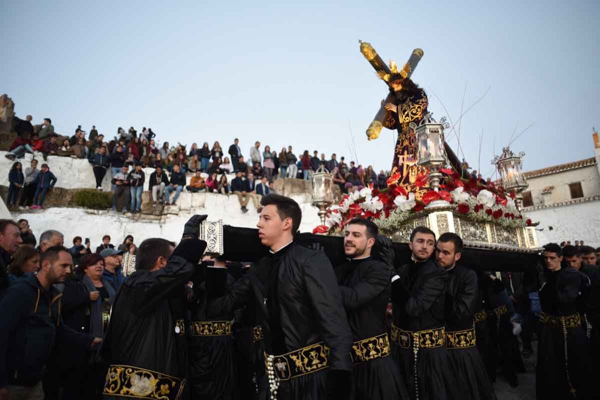 Vuelve a los últimos Viacrucis de la Semana Santa de Sagunt.