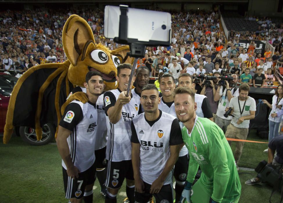 Presentación de los siete fichajes del Valencia CF