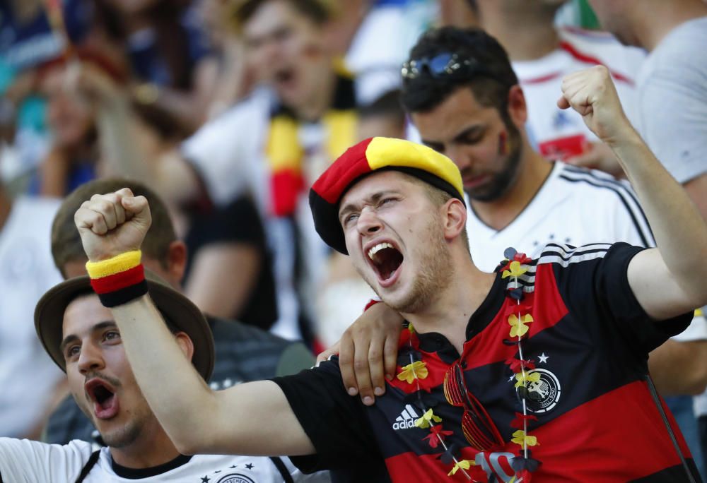 Las aficiones calientan el Alemania-Francia