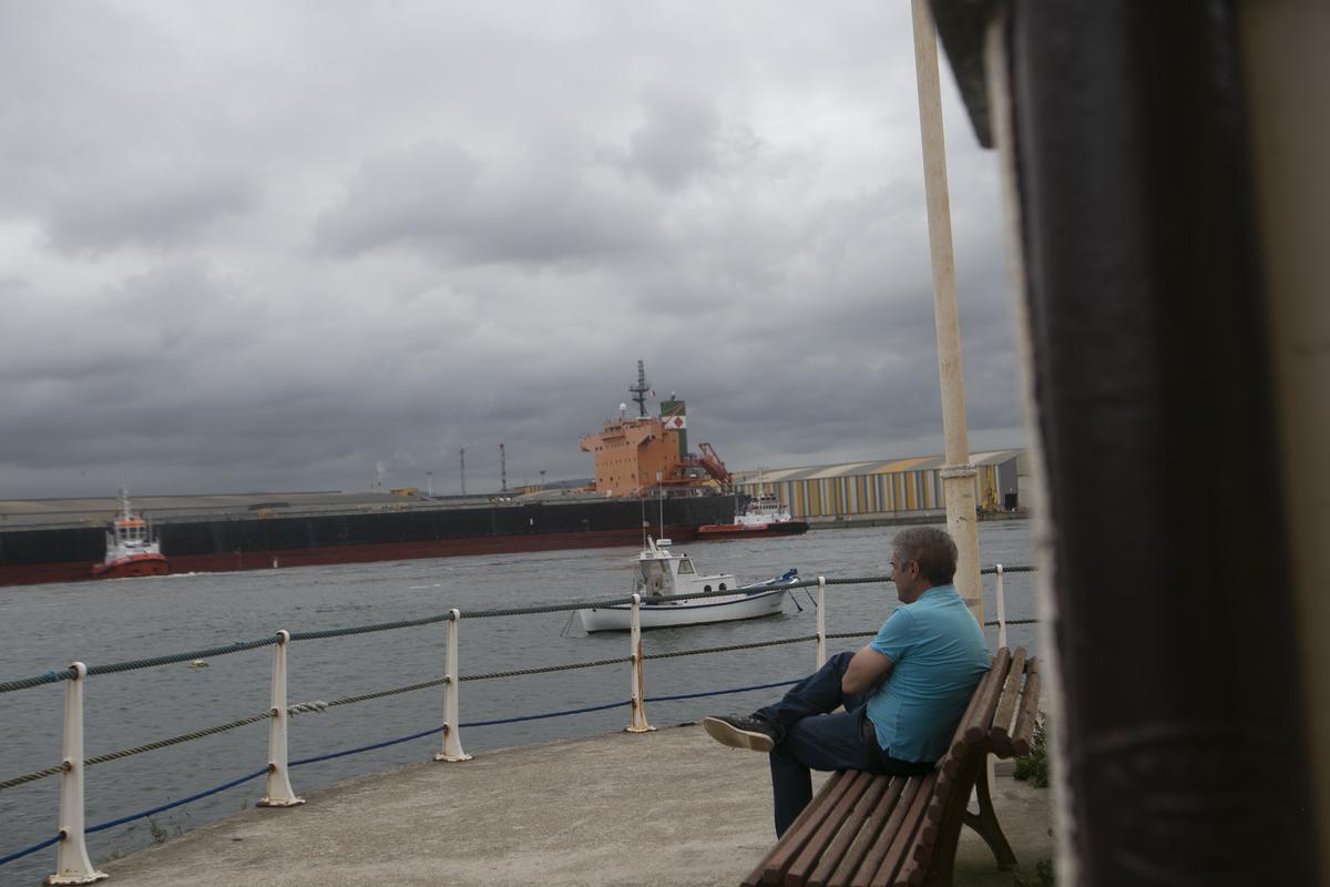 Un coloso en el Puerto de Avilés
