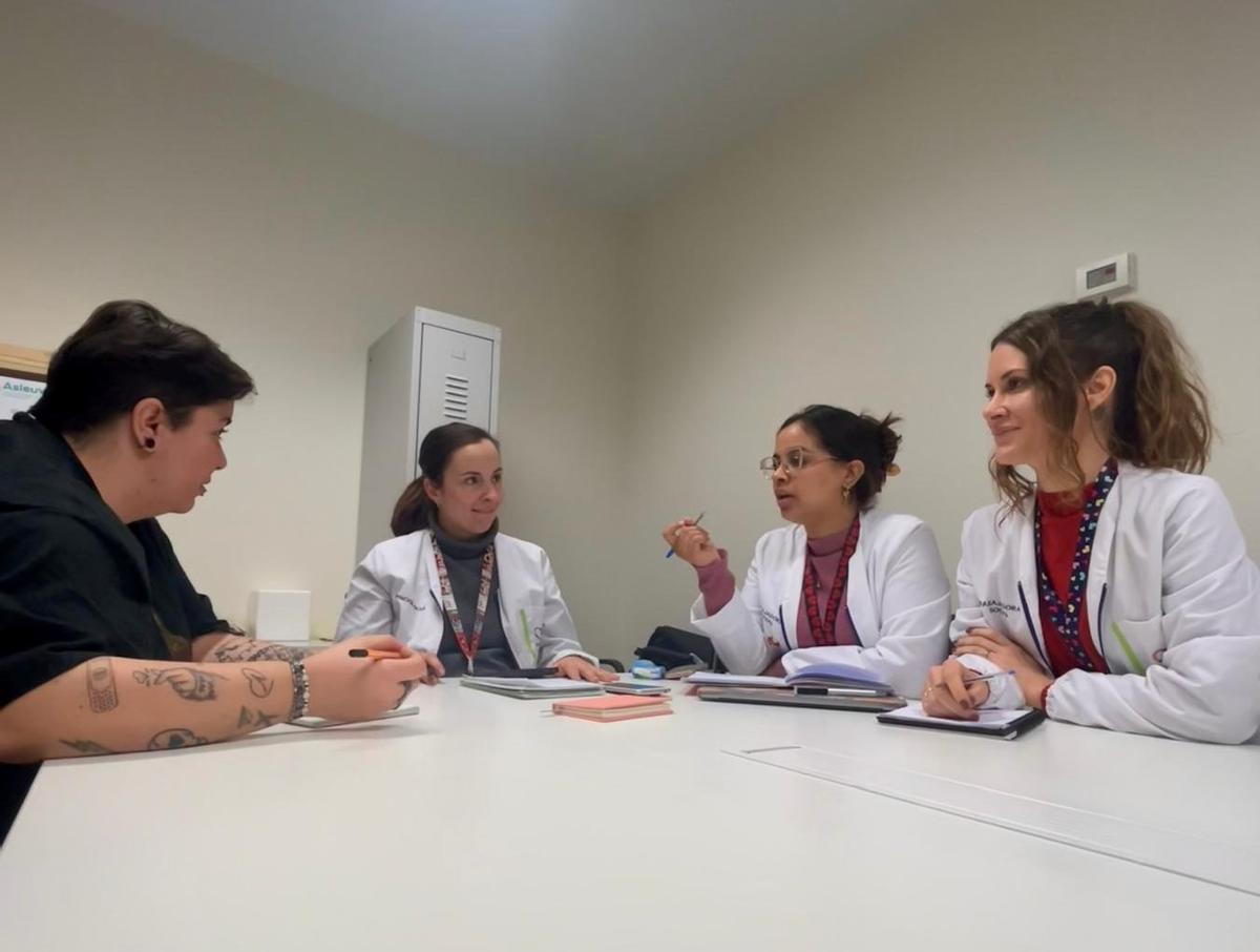 El equipo de la asociación está formado por psicólogos, trabajadores sociales y más de 50 voluntarios.