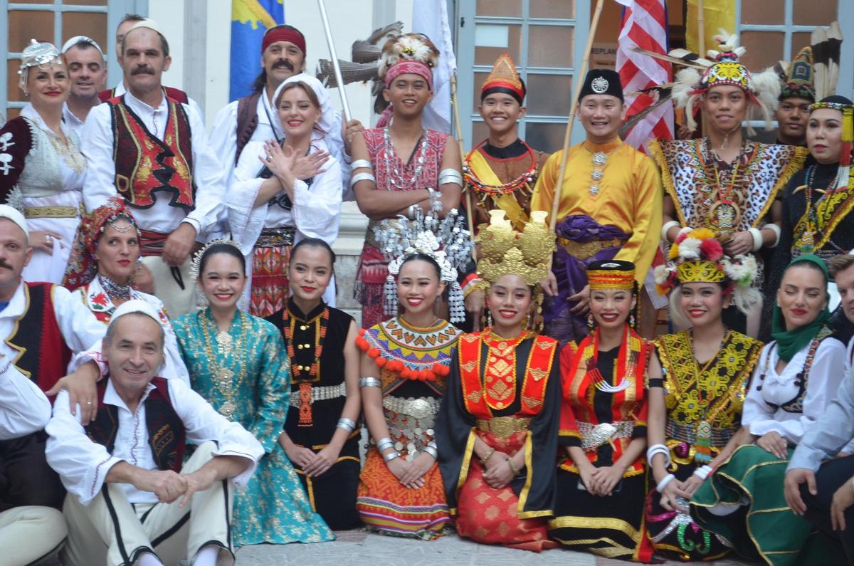 El Festival Internacional de Folklore en Benavente, en imágenes