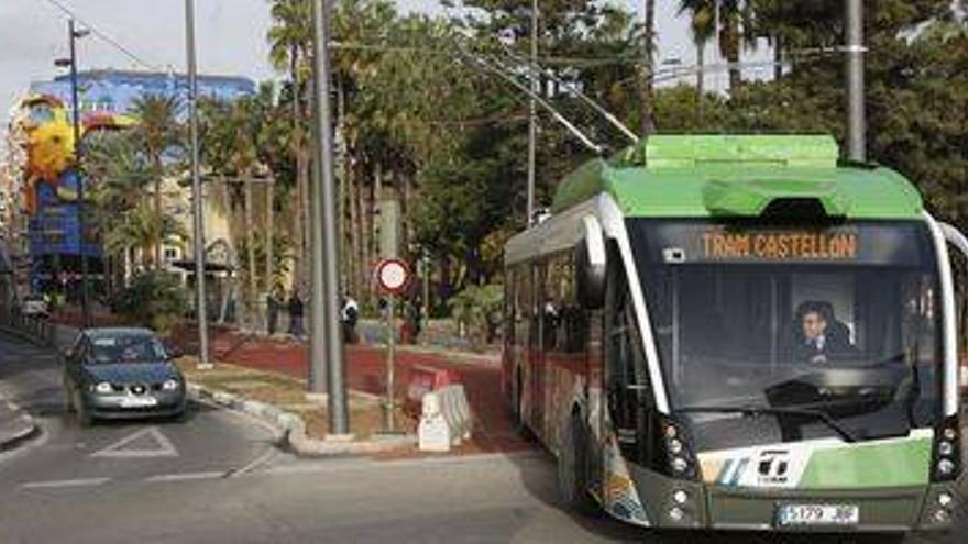 El Consell culminará la instalación de la catenaria del TRAM en 5 días