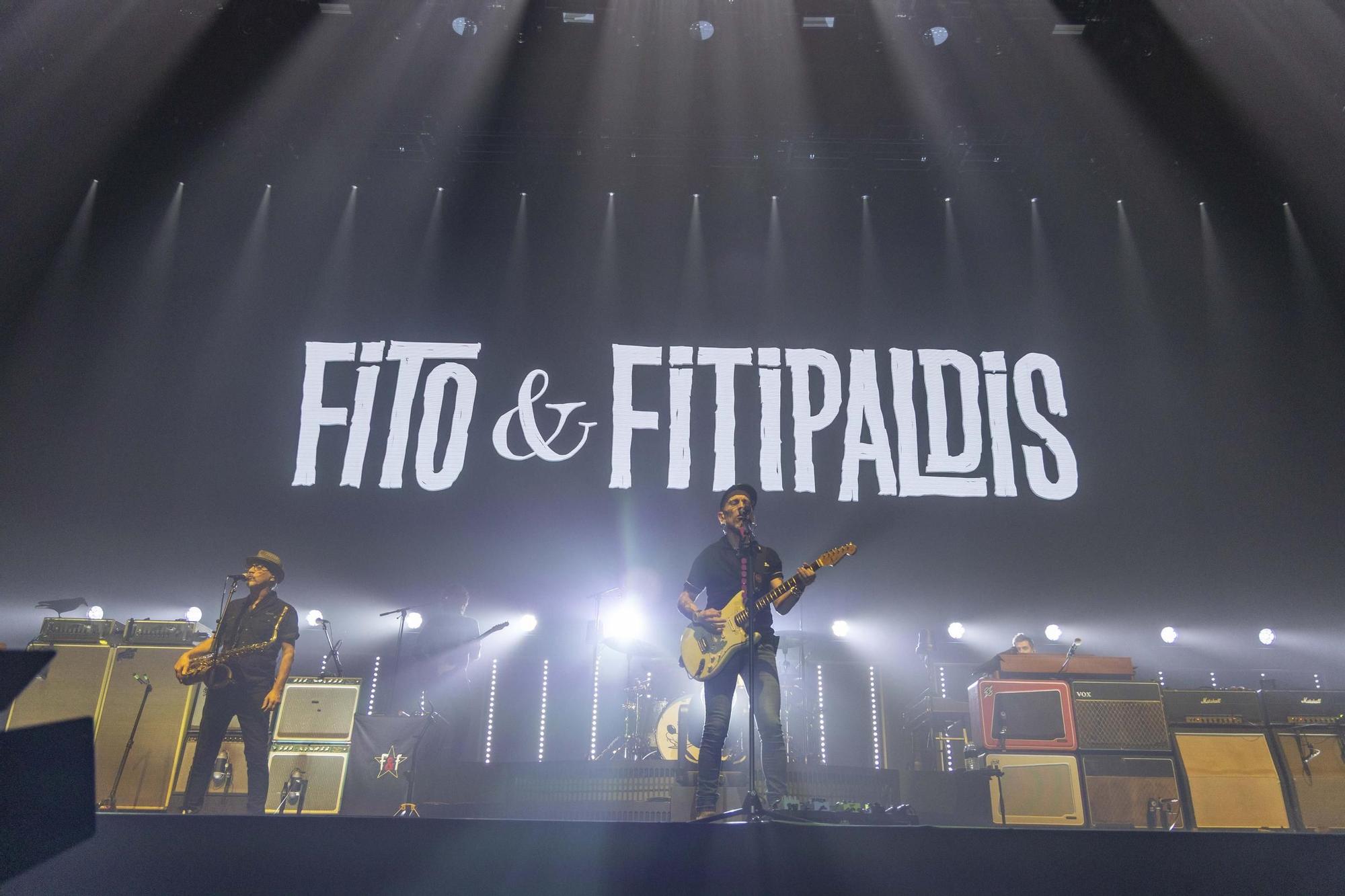 El Multiusos Fontes do Sar a los pies de Fito y sus fitipaldis