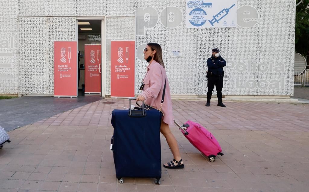 Punto de vacunación para los turistas en la zona inglesa de Benidorm