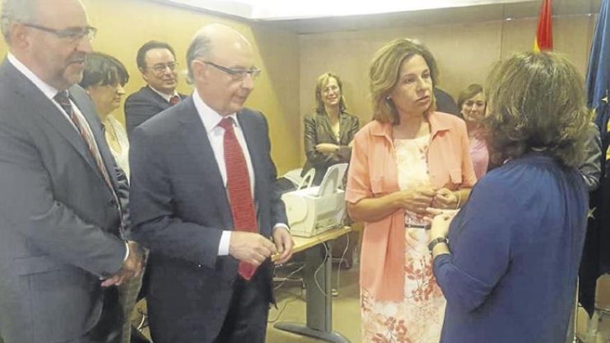 El Gobierno aprueba el nuevo déficit de las comunidades y Extremadura se abstiene