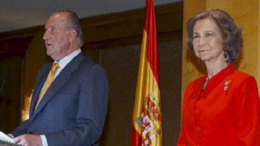 Los Reyes de España son recibidos por Abdalá de Jordania