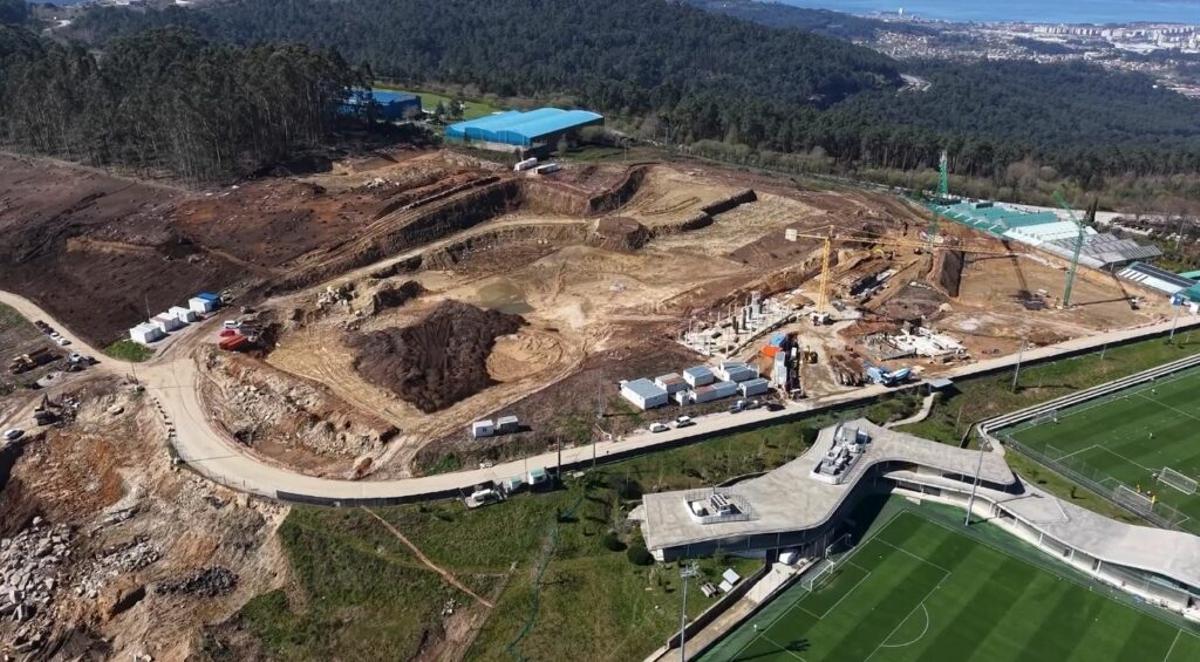 Visión aérea de las obras de Celta360 en la Cidade Deportiva Afouteza