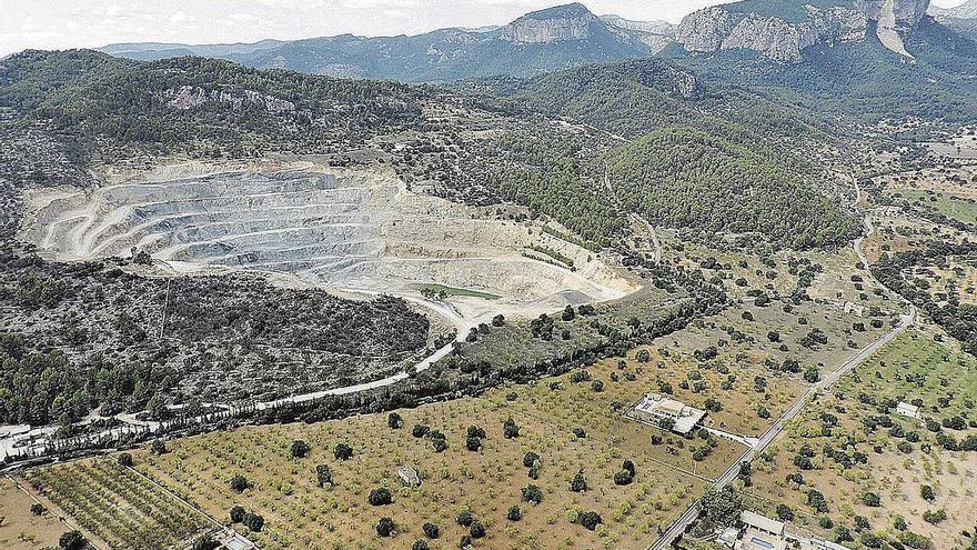 Denuncian fuertes explosiones en la cantera de Can Negret, en Alaró