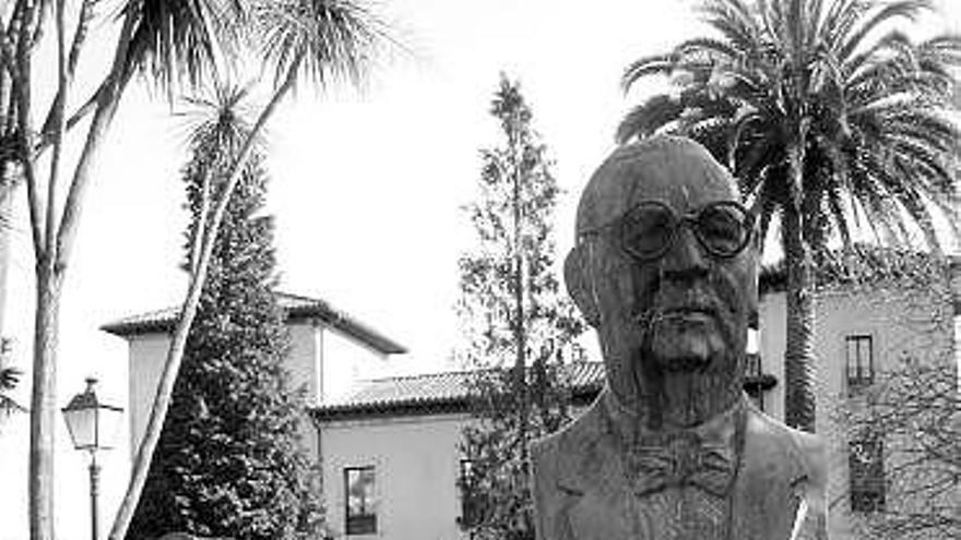 Busto de Valentín Andrés, en el parque de abajo.