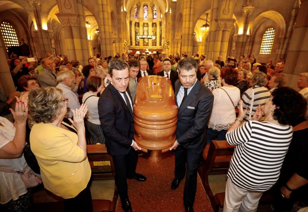 Funeral de Arturo Fernández: Emoción para despedir al chatín de la Puerta de la Villa