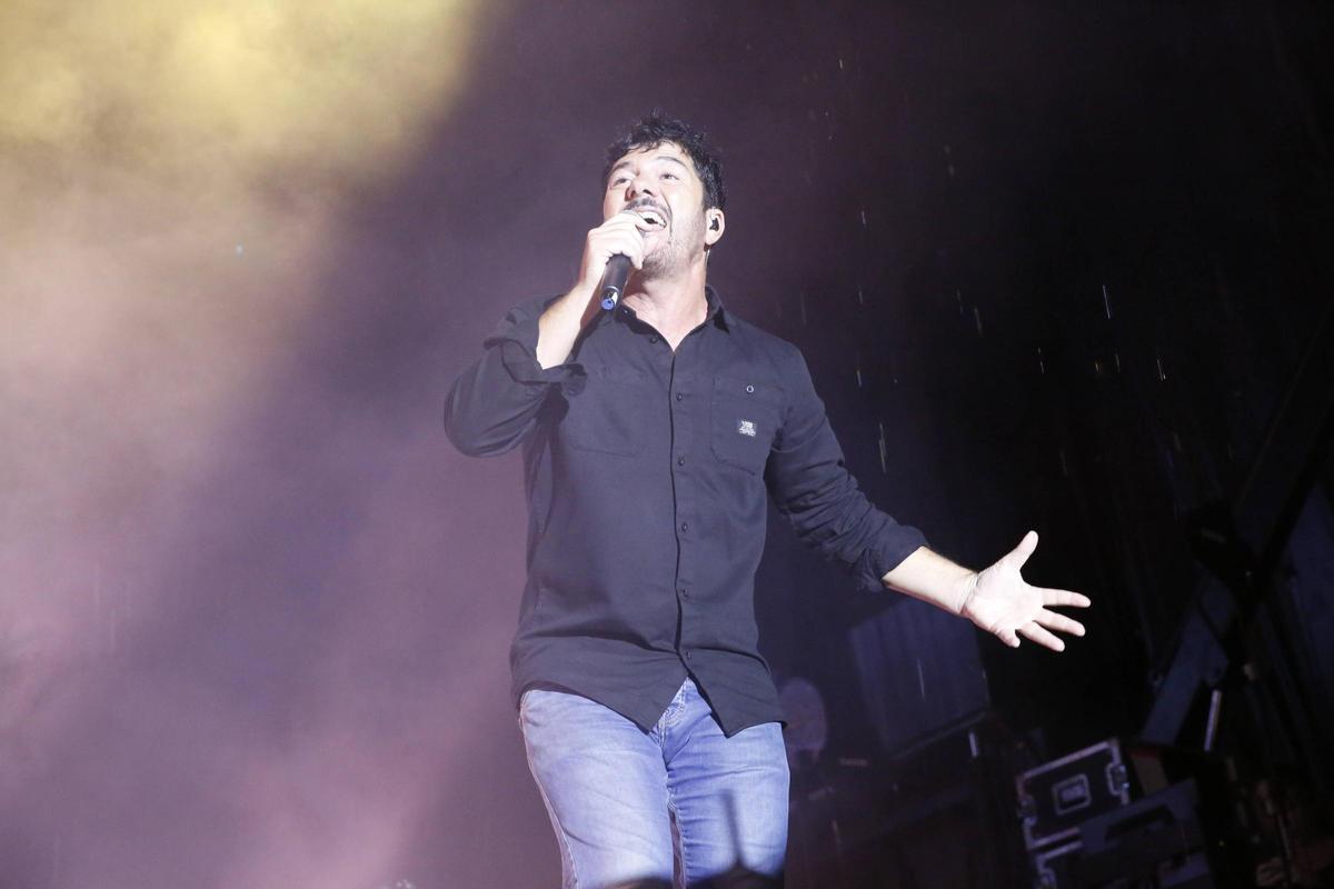 FRAN JUESAS DURANTE EL CONCIERTO EN LA ESCANDALERA