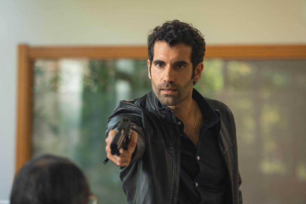 El actor compostelano Tamar Novas, en la segunda temporada de ‘Clanes’.