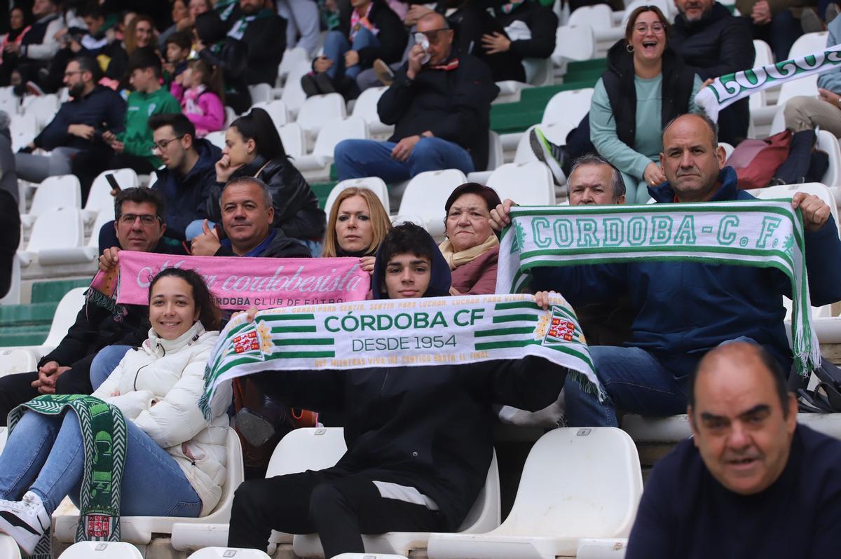 Córdoba CF-Melilla: las imágenes de la afición en El Arcángel
