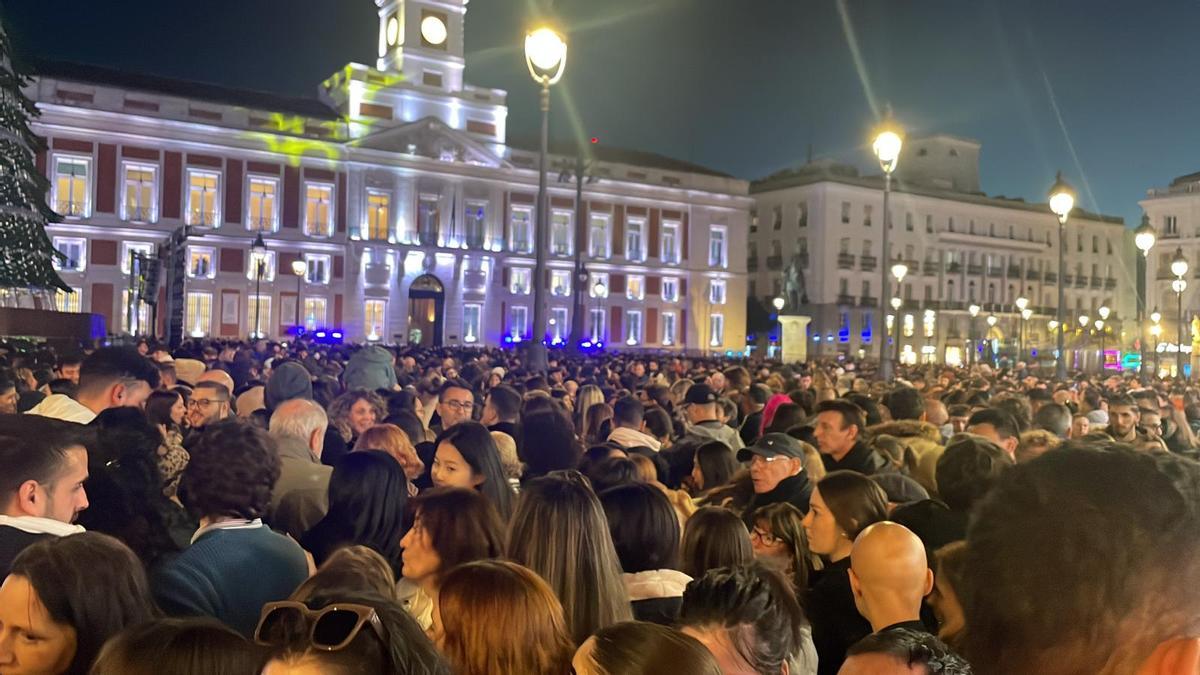Así está el centro de Madrid quince minutos antes del alumbrado de Navidad