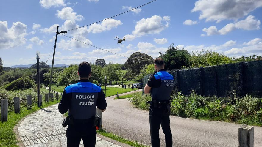 Localizan el cuerpo sin vida del joven desaparecido en Gijón en el entorno de la playa de Serín