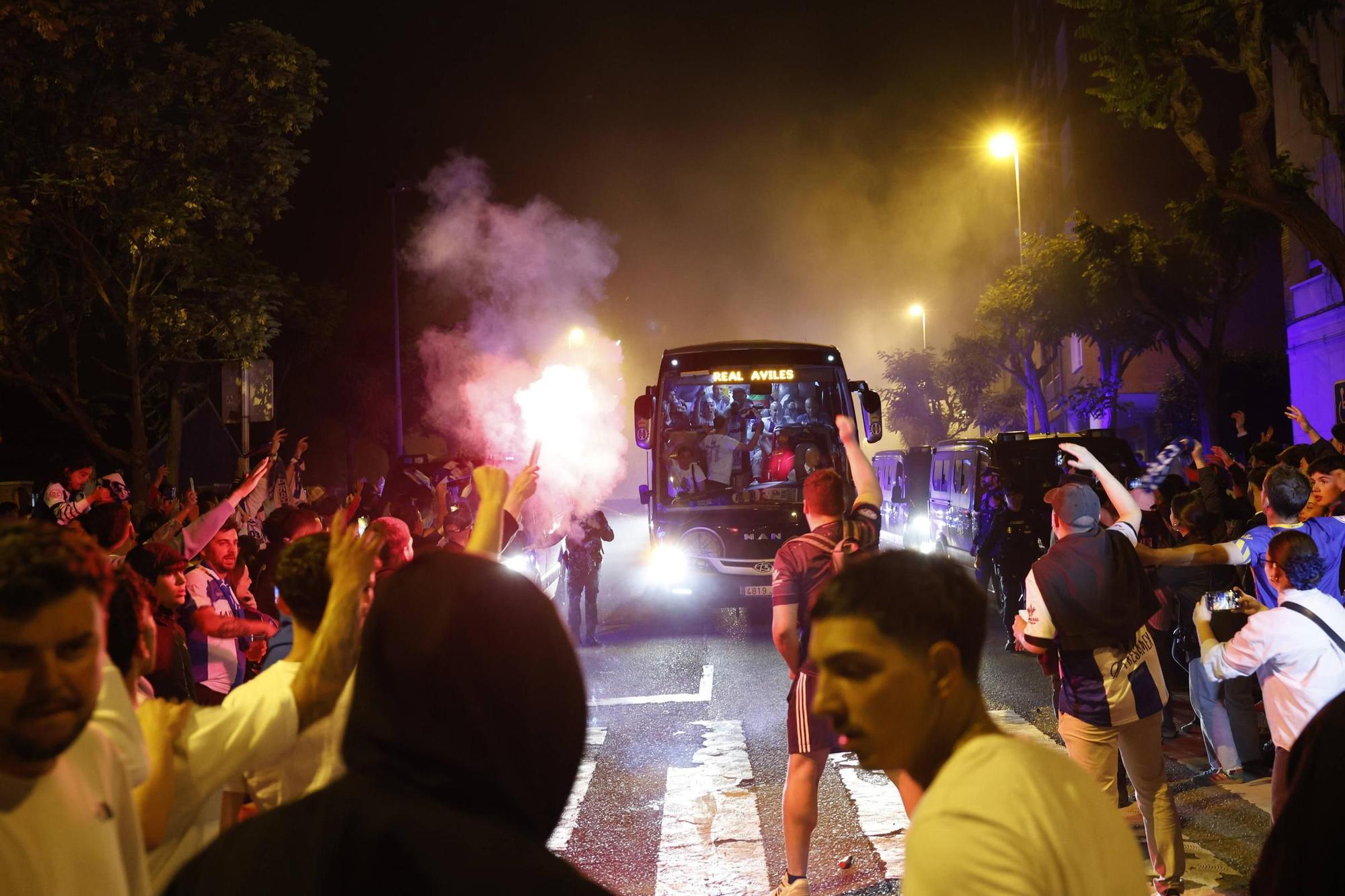 EN IMÁGENES: Locura en las calles de Avilés por el ascenso