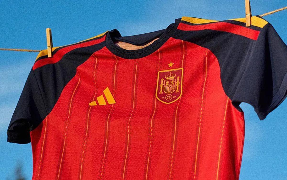 Piñole plasmó en óleo la estampa de la primera moda futbolística