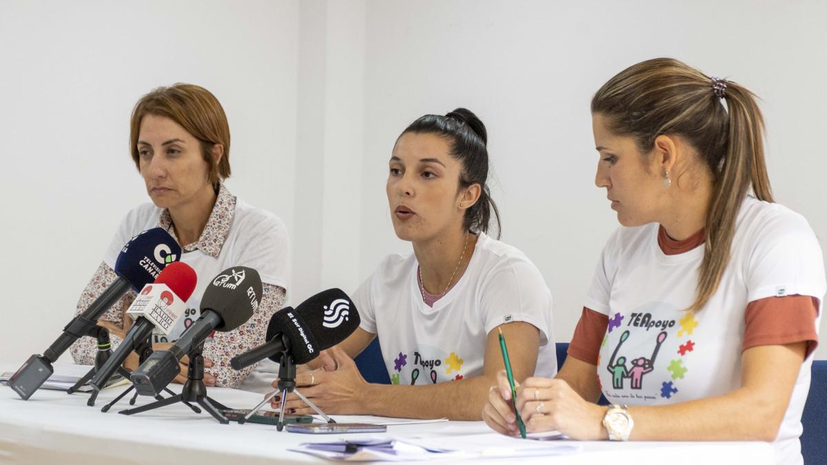 Onalia Bueno, Gisela Martín y Tania Alonso, rueda de prensa Aula Enclave