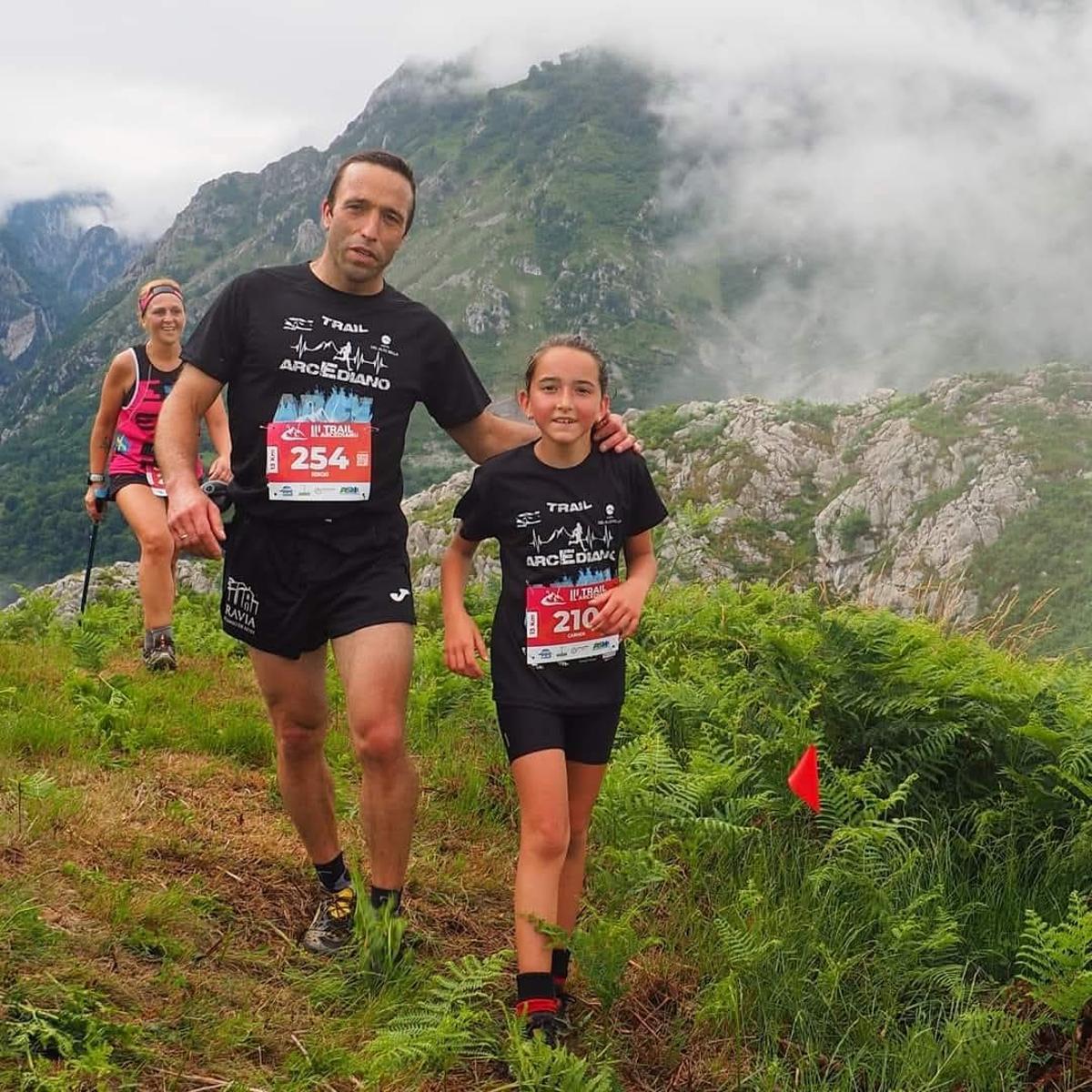 Padre e hija en una cita deportiva.