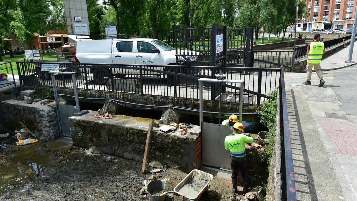 Empiezan las obras en el canal de baños de La Isla de Plasencia para lograr la bandera azul.