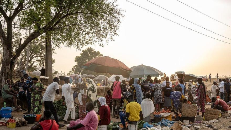 El Ejército de Nigeria libera a cientos de secuestrados por 