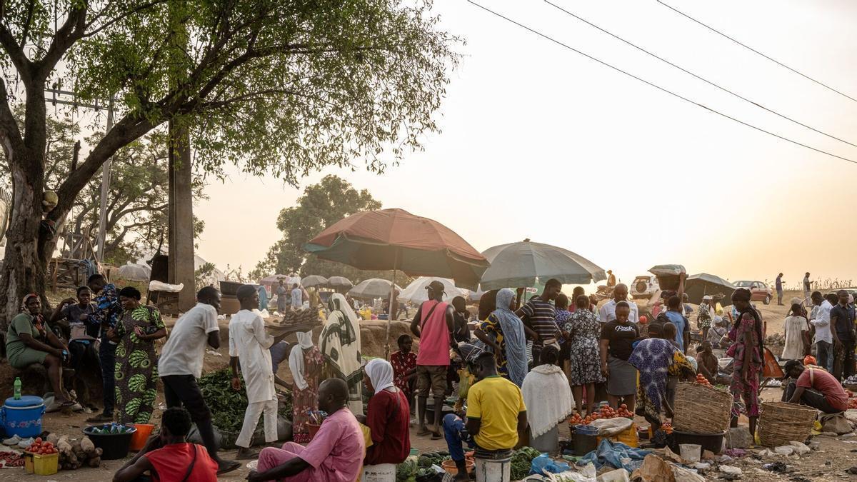 El Ejército de Nigeria libera a cientos de secuestrados por 