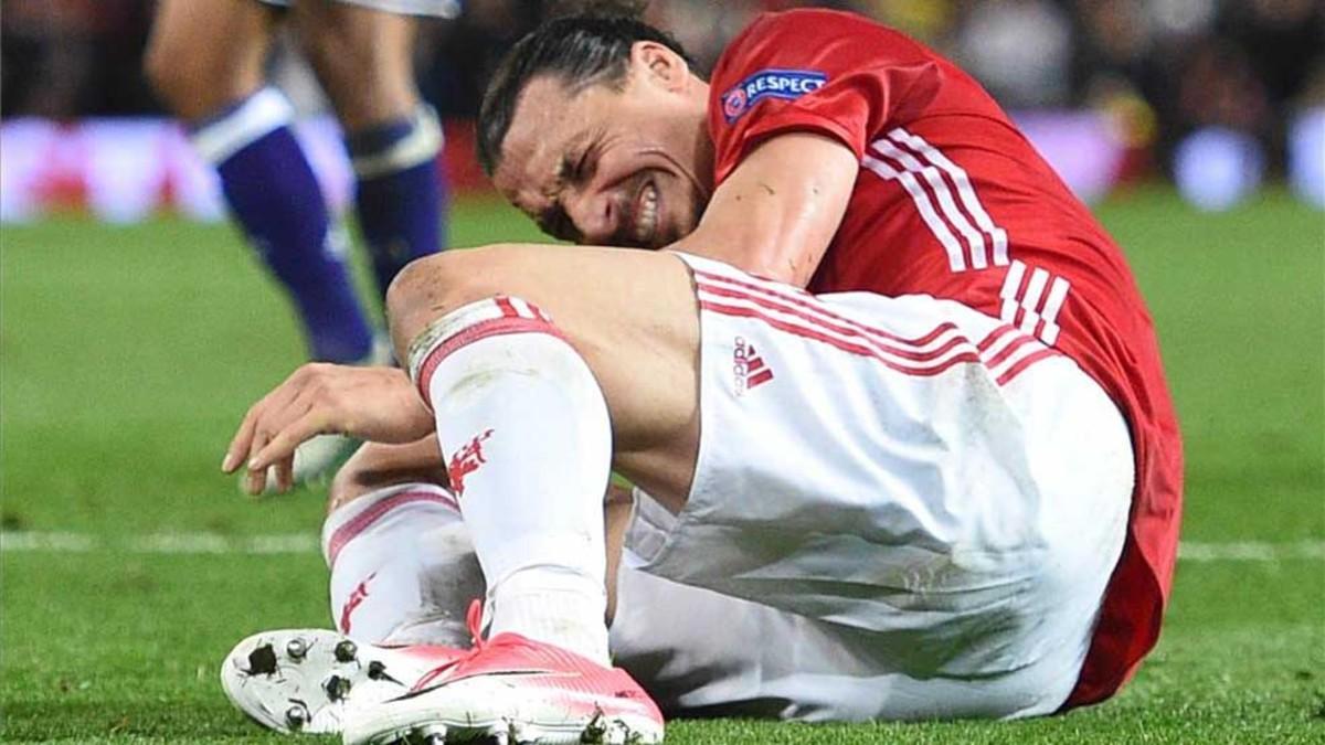 Ibrahimovic se lesionó de gravedad en la Europa League ante el Anderlecht