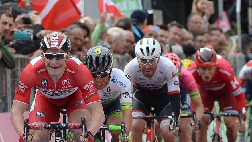 André Greipel sonríe por su victoria en la duodécima etapa del Giro.