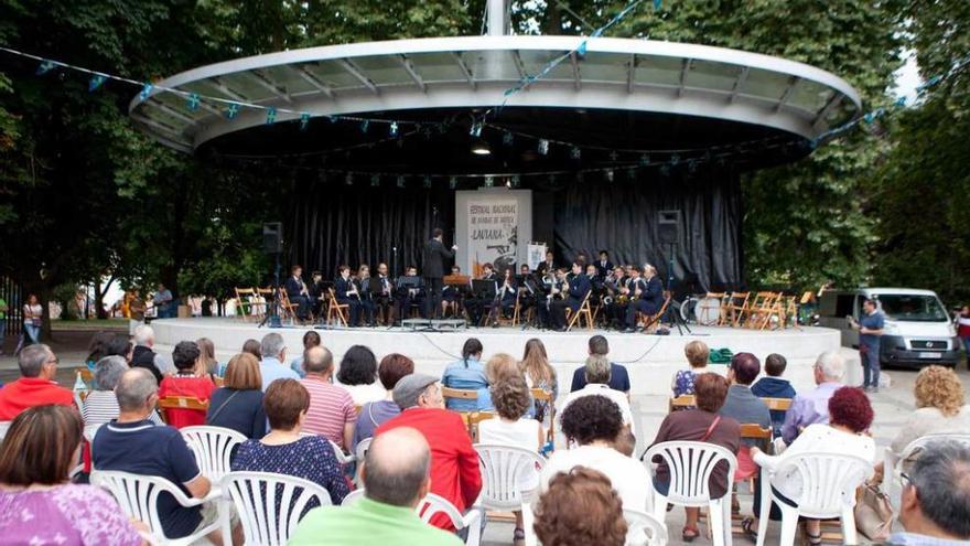 Laviana inaugura su certamen musical de bandas