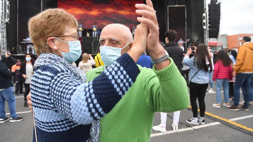 La verbena retoma el ritmo en Arteixo