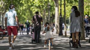 200425 e barcelonaconfinadanenesnenscarrer 0015