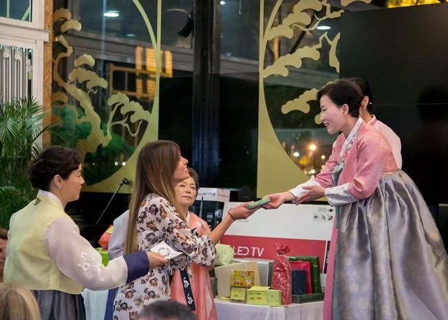 Cena Benéfica de Damas Coreanas y Promoción de Productos del Mar de Corea