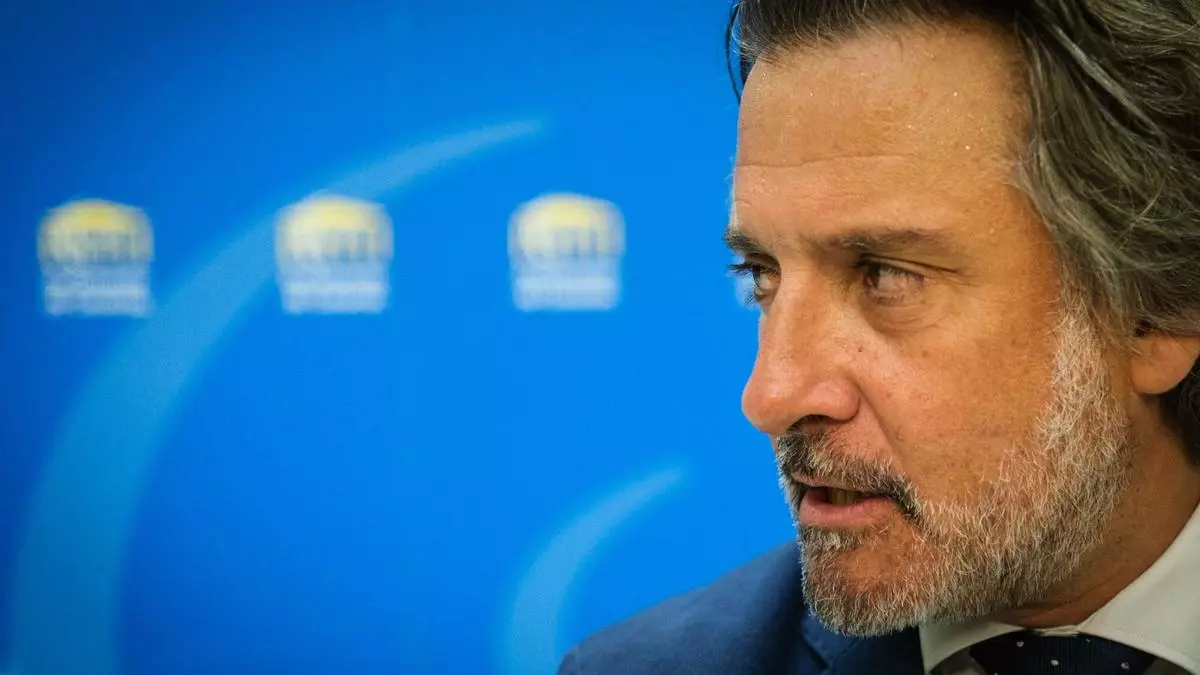 El vicepresidente del Parlamento canario desveló una investigación secreta a un empresario detenido por drogas