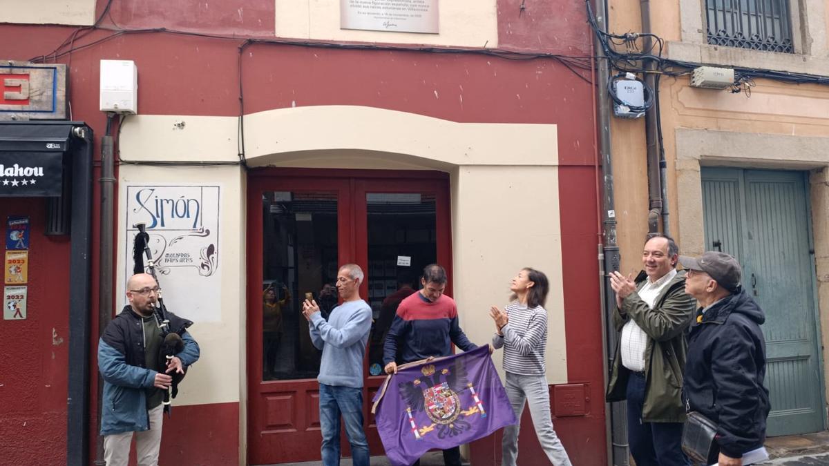 Por la izquierda, Román Cuadra, Oky, José Ramón y Nadia Aguirre, Alejandro Vega y Antonio Roble.